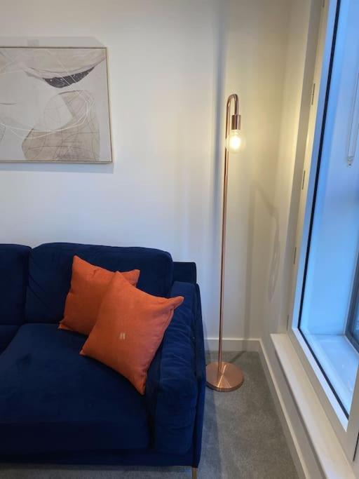 Modern Trafford 1Br Apartment-Free Parking-Cinema Room Manchester Dış mekan fotoğraf